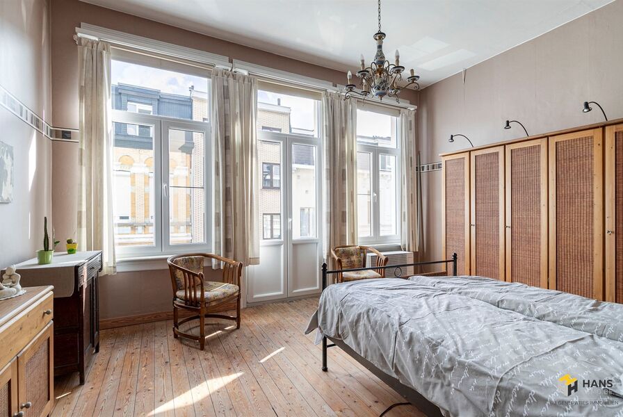 Herenhuis te koop in DEURNE