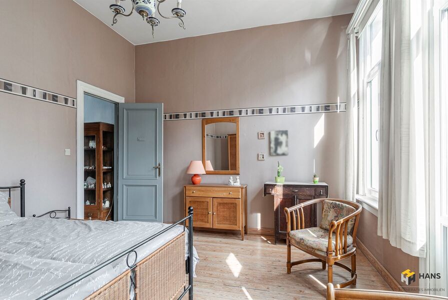 Herenhuis te koop in DEURNE