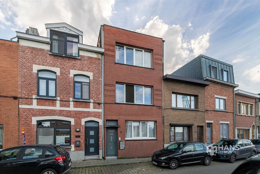 Opbrengsteigendom te koop in DEURNE