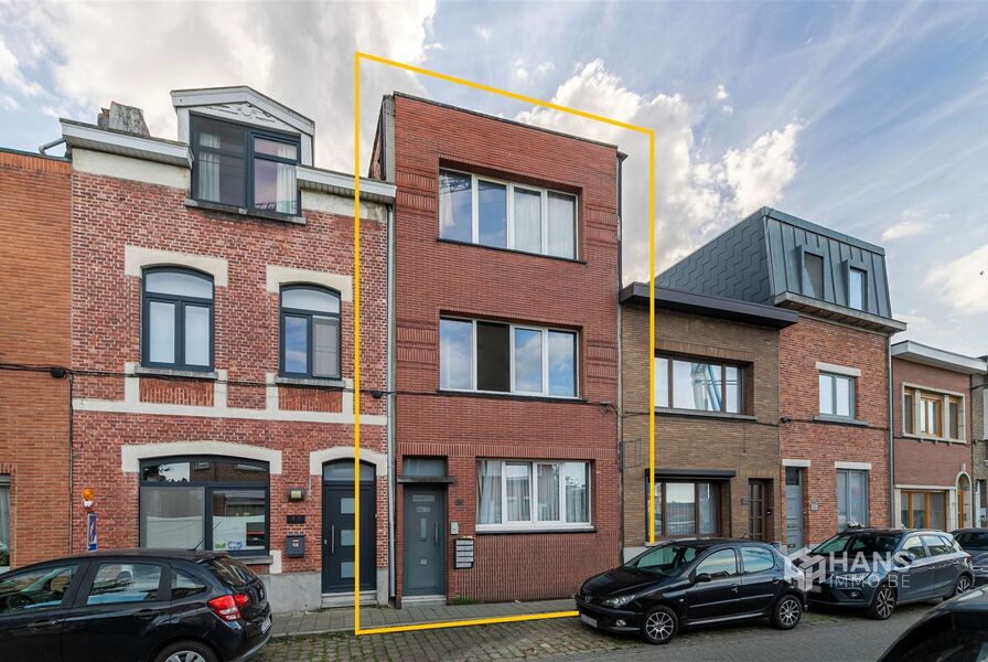 Opbrengsteigendom te koop in DEURNE