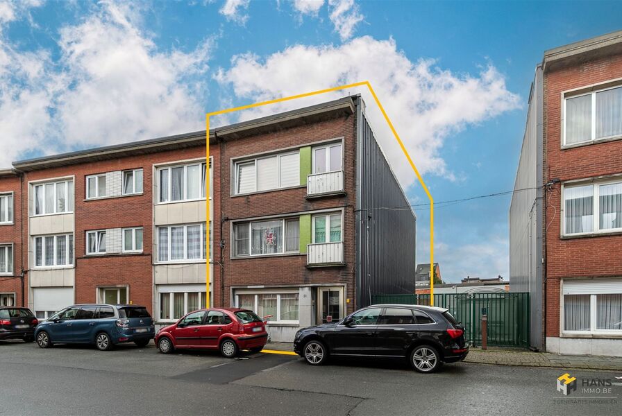 Opbrengsteigendom te koop in DEURNE