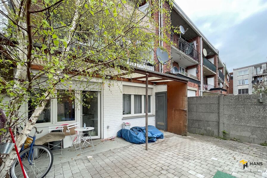 Opbrengsteigendom te koop in DEURNE