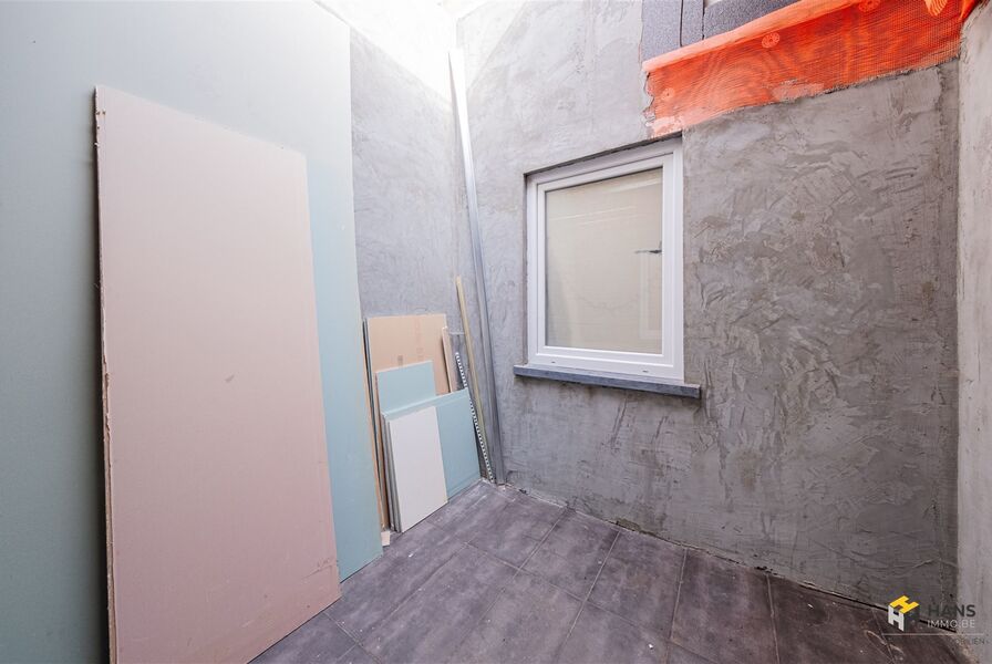 Opbrengsteigendom te koop in DEURNE