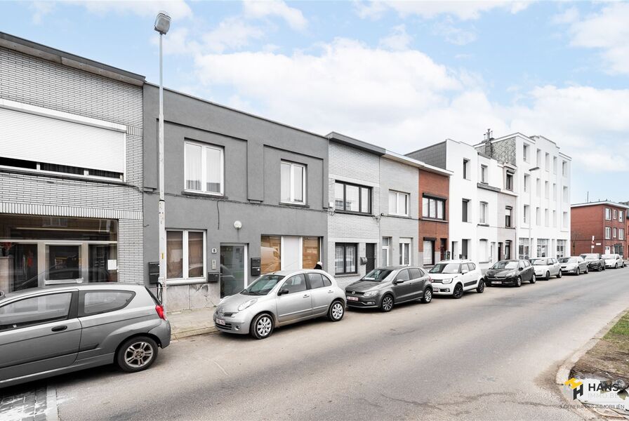 Opbrengsteigendom te koop in DEURNE