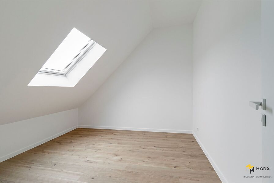 Opbrengsteigendom te koop in ANTWERPEN (2180)