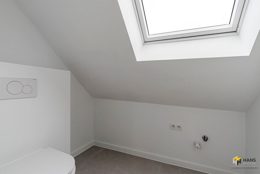 Opbrengsteigendom te koop in ANTWERPEN (2180)