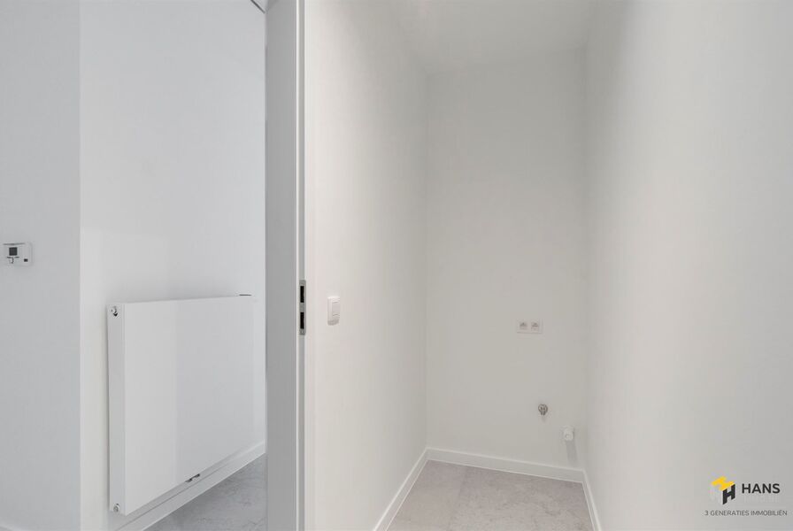 Opbrengsteigendom te koop in ANTWERPEN (2180)