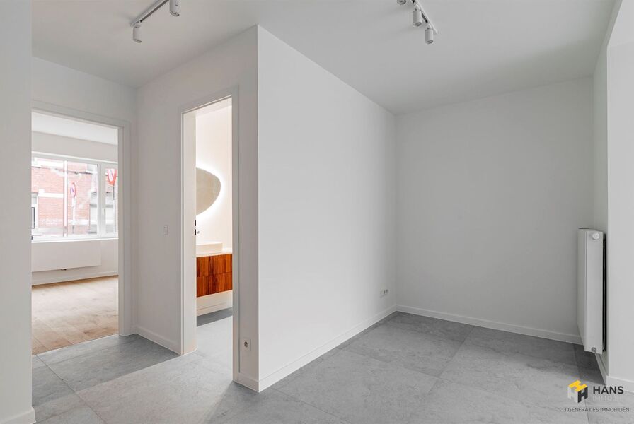 Opbrengsteigendom te koop in ANTWERPEN (2180)