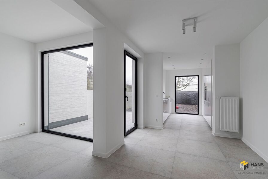 Opbrengsteigendom te koop in ANTWERPEN (2180)