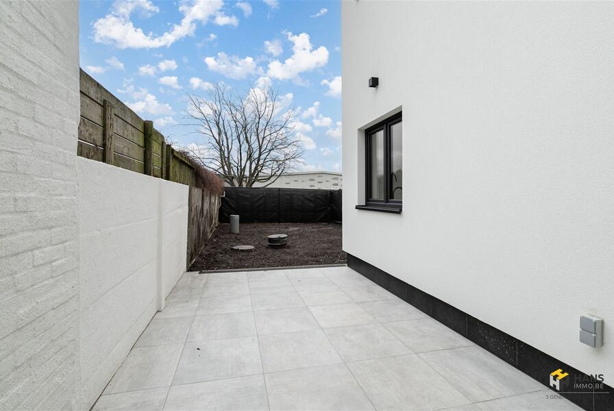 Opbrengsteigendom te koop in ANTWERPEN (2180)