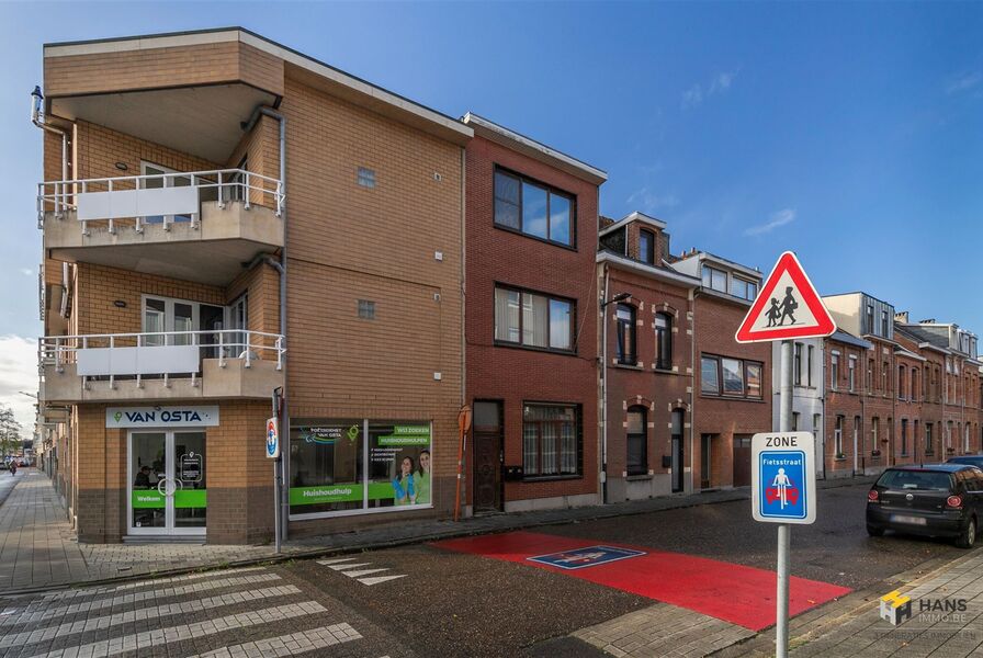 Opbrengsteigendom te koop in MORTSEL