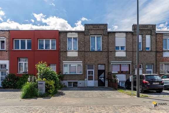 Eengezins woning te koop in DEURNE