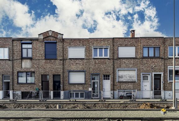 Eengezins woning te koop in DEURNE