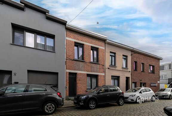Eengezinswoning te koop in DEURNE