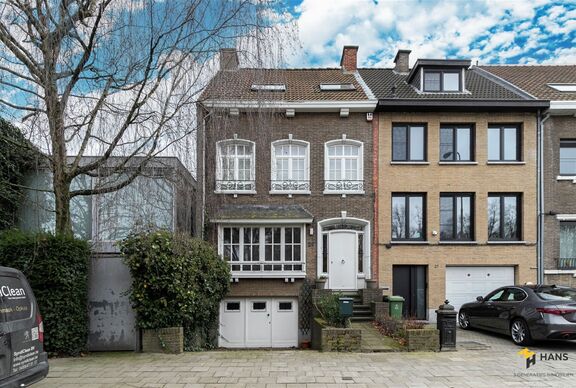 Eigendom met karakter te koop in BERCHEM