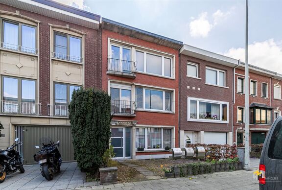 Gelijkvloers te koop in DEURNE